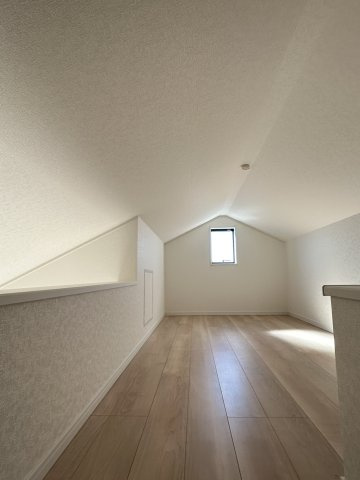 今治市北鳥生　2号棟の洋室