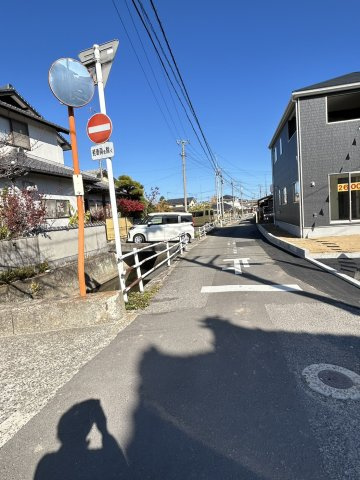 今治市北鳥生　2号棟の前面道路含む現地写真