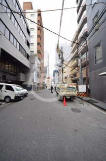 【その他共用部分】 | B-PROUD天満橋　前の道もゆったりした広さです。