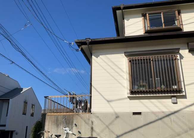 【庭】 | 庭があることでガーデニングや家庭菜園はもちろん、こどもの遊び場やペットを放して遊ぶことができます。また、家の周囲に余裕があるということです。隣地との間があれば、十分な日当たりと、風通しが確保できます。