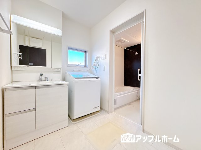 【築6年住宅】坂戸市八幡2丁目の独立洗面台