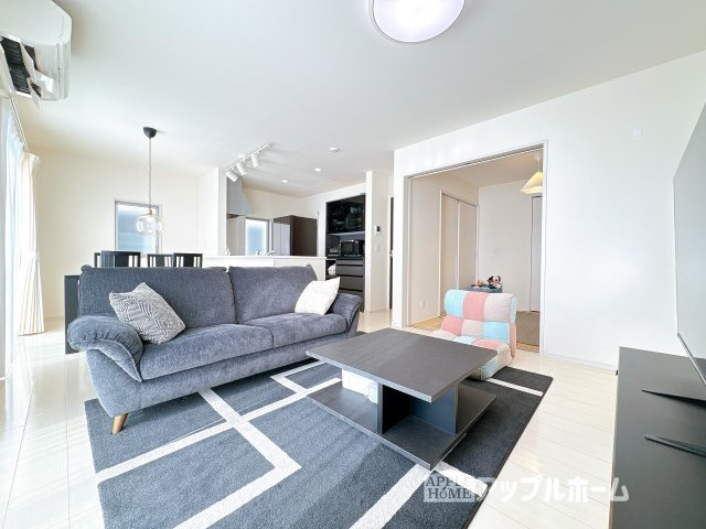 【築6年住宅】坂戸市八幡2丁目の居間・リビング