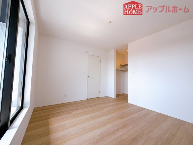 【新築住宅】行田市桜町 全1棟の洋室|２階居室は全室収納あり！たっぷりある収納活用でお部屋もキレイを保てます♪