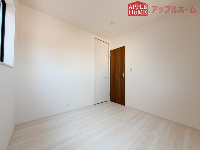 【新築住宅】深谷上野台 第23 全4棟の洋室|２階居室は全室収納あり！たっぷりある収納活用でお部屋もキレイを保てます♪