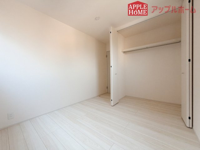 【新築住宅】深谷上野台 第23 全4棟の洋室|２階居室は全室収納あり！たっぷりある収納活用でお部屋もキレイを保てます♪