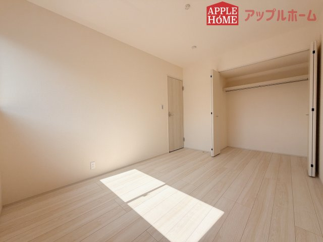 【新築住宅】深谷上野台 第23 全4棟の洋室|２階居室は全室収納あり！たっぷりある収納活用でお部屋もキレイを保てます♪