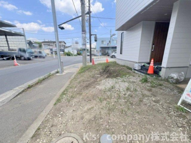 茅ヶ崎市みずき2丁目　新築戸建の前面道路含む現地写真|駐車スペースと前面道路の様子です◇