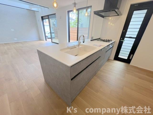 茅ヶ崎市みずき2丁目　新築戸建のキッチン|人造大理石の天板でおしゃれな印象です◇