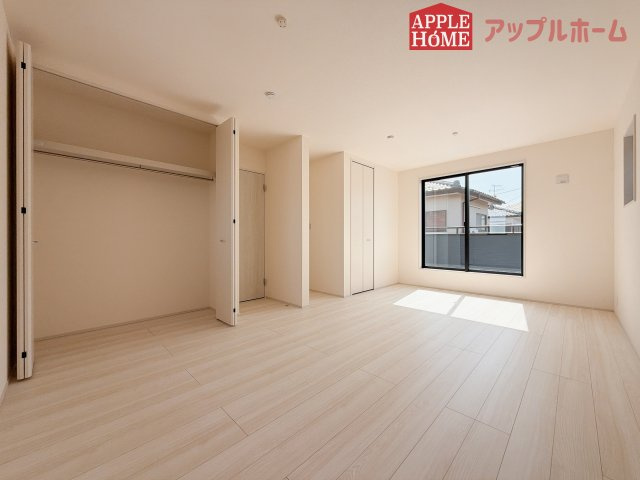 【新築住宅】深谷上野台 第23 全4棟の洋室|２階居室は全室収納あり！たっぷりある収納活用でお部屋もキレイを保てます♪