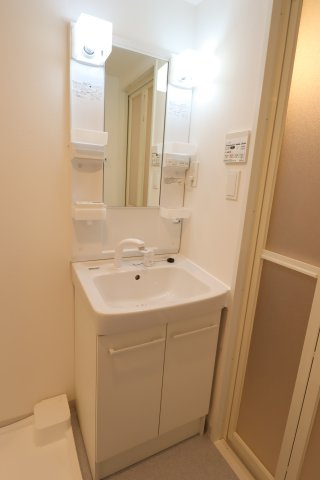 GENOVIA中野島の洗面所