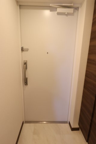 GENOVIA中野島の玄関