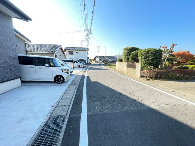 新築戸建・新築建売　太田市亀岡町　尾島小・尾島中の前面道路含む現地写真
