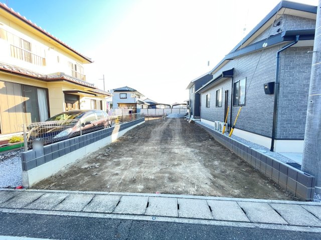 新築戸建・新築建売　太田市亀岡町　尾島小・尾島中の前面道路含む現地写真
