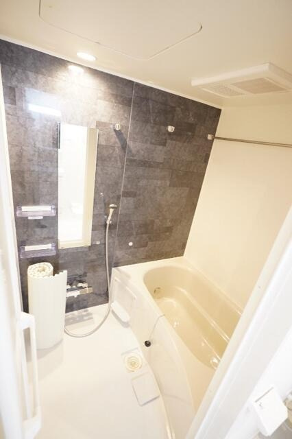 プレジール三軒茶屋　築浅　メゾネット　オートロックの浴室