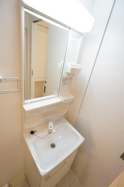 プレジール三軒茶屋　築浅　メゾネット　オートロックの洗面所