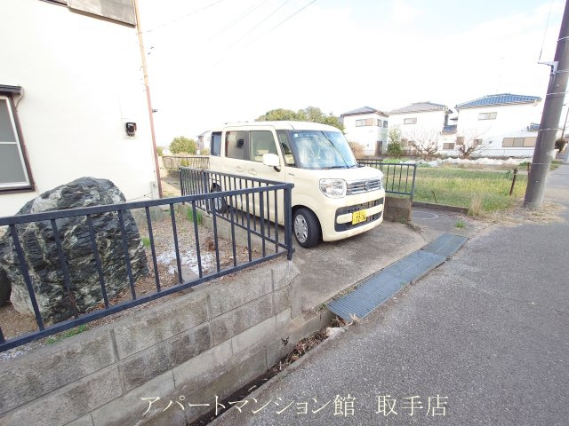 取手市谷中戸建の駐車場