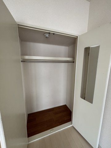 大阪市東淀川区小松４丁目の賃貸マンションの収納