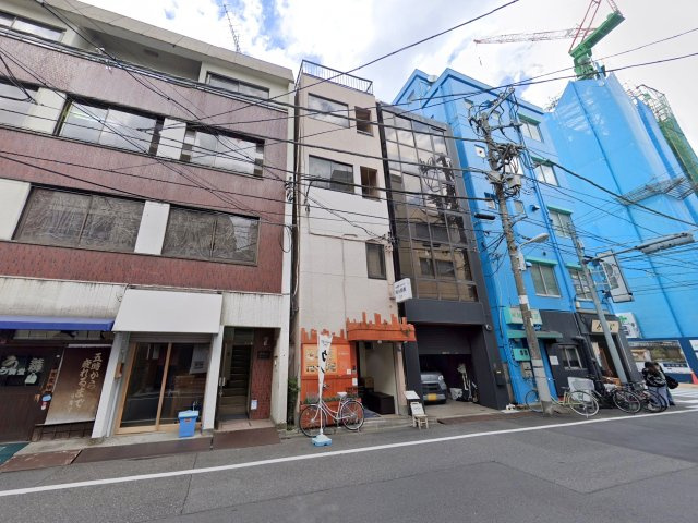 白須ビルの外観