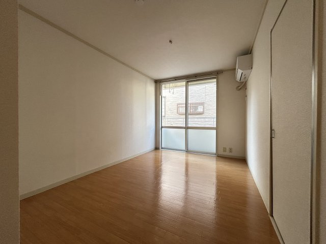 ボナール松ヶ丘の洋室