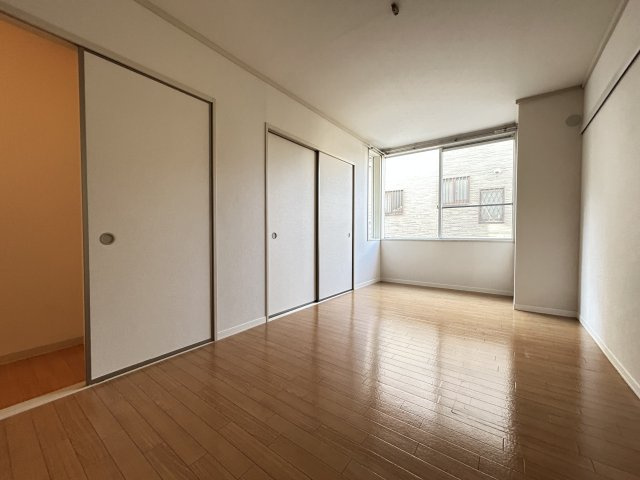 ボナール松ヶ丘の洋室