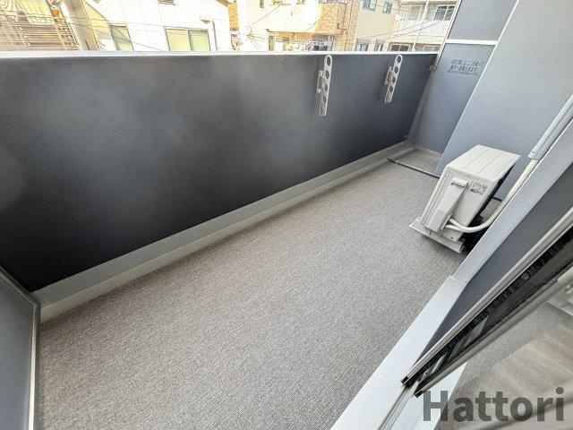 セレニテ江坂エクラのバルコニー