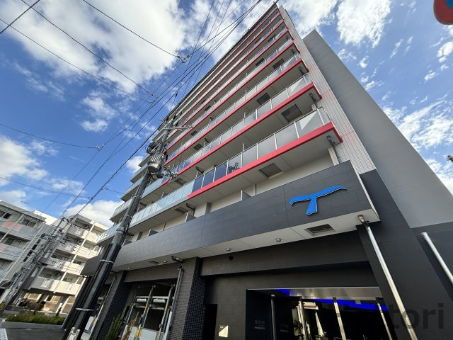 セレニテ江坂エクラの外観