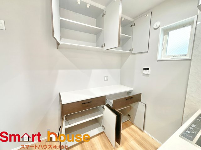 【キッチン】 | 厚木市下荻野　1棟！ | 大容量収納付きキッチンは、調味料などをスッキリさせ綺麗な空間で気持のいい料理を手助けします！