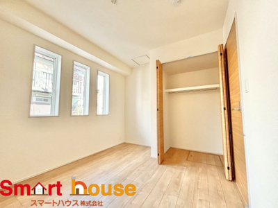 【洋室】 | 相模原市中央区緑が丘　新築1棟 | 家族一人ひとりの大切なプライベート空間。趣味に合わせて使って頂けるようシンプルに仕上げてあります。暮らし心地を大きく左右する収納を、適材適所に配置し使い勝手を考慮しました。