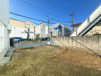 【外観】 | 2025年12月12日撮影
ご自宅から現地まで、当社スタッフがお車にて、「お迎え・お送り」をしております。ぜひお気軽にお問い合わせくださいませ♪