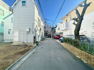 【前面道路含む現地写真】 | 2025年12月12日撮影
ご自宅から現地まで、当社スタッフがお車にて、「お迎え・お送り」をしております。ぜひお気軽にお問い合わせくださいませ♪