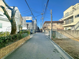 【前面道路含む現地写真】 | 2025年12月12日撮影
ご自宅から現地まで、当社スタッフがお車にて、「お迎え・お送り」をしております。ぜひお気軽にお問い合わせくださいませ♪