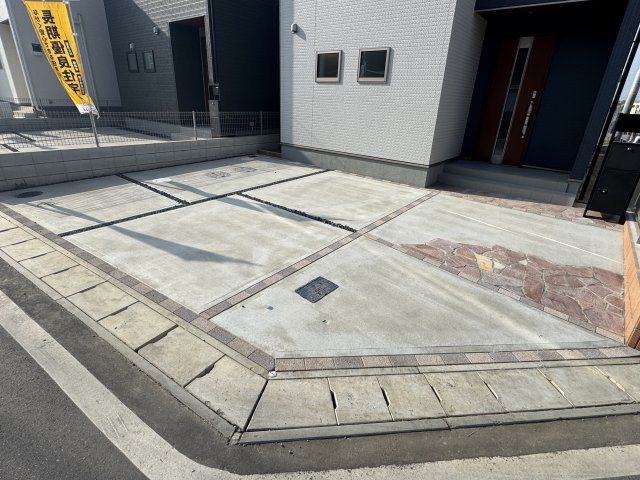 市川市奉免町新築戸建の駐車場|1号棟駐車スペース・並列2台駐車可