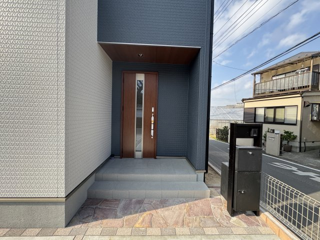 市川市奉免町新築戸建のエントランス|エントランス・玄関ポーチ