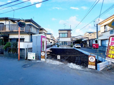 【前面道路含む現地写真】 | ◆大和市福田新築住宅◆ | ◆爽やかな青空の下に贅沢なほどに降り注ぐ陽光、豊かな居住性と、クオリティが見事に調和した住空間は、住まうことの喜びを感じさせてくれます。