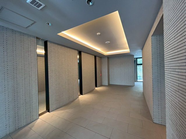 ロイジェント玉川のロビー