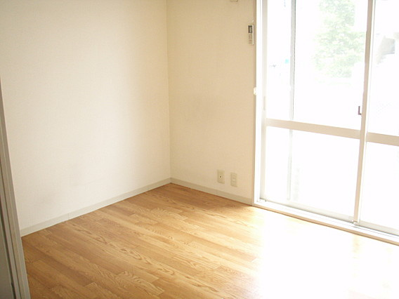 セフィラ大和の洋室