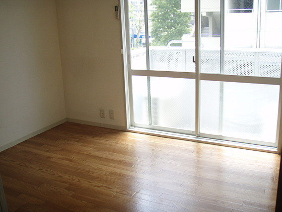 セフィラ大和の洋室