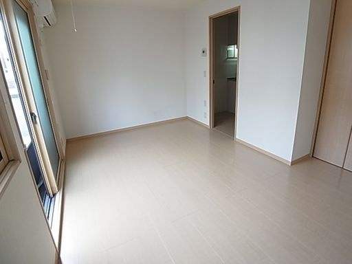 ロイヤルコート2の居間・リビング