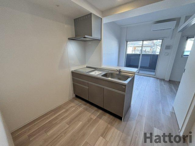 セレニテ江坂エクラのキッチン