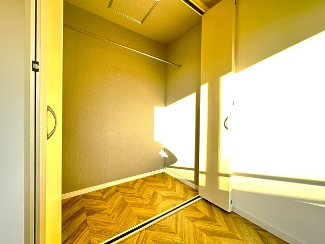 荒川区東尾久2丁目　リフォーム戸建の収納|暮らしをすっきり整える豊富な収納スペースは、衣類から日用品まで余裕を持ってしまえ、いつも整った美しい住まいを保つことができます。快適な生活を支える頼もしい味方です。