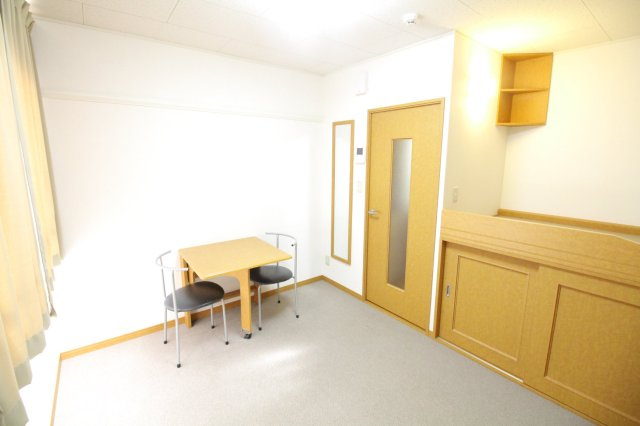 レオパレスグリシーナの居間・リビング