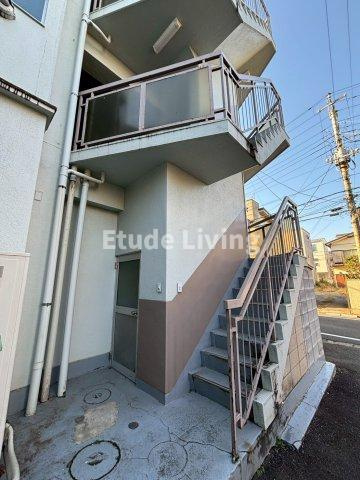 島田マンションのエントランス