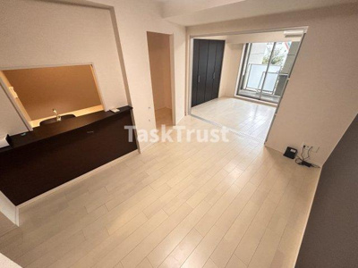 【居間・リビング】 | Y's Court東梅田