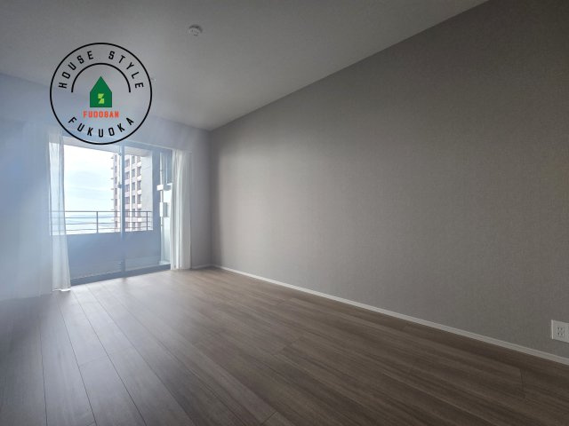 アイランドシティオーシャン＆フォレストタワーレジデンスEASTの寝室|主寝室には収納力に優れたクローゼットがありますので、お部屋もすっきり片付きます。