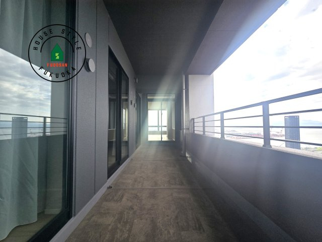 アイランドシティオーシャン＆フォレストタワーレジデンスEASTのバルコニー|採光・通風良好で、お洗濯物も気持ちよく干せます♪