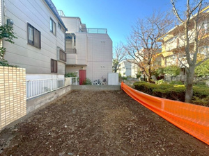 【外観】 | 2025年12月12日撮影
ご自宅から現地まで、当社スタッフがお車にて、「お迎え・お送り」をしております。ぜひお気軽にお問い合わせくださいませ♪