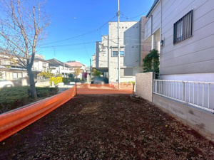 【外観】 | 2025年12月12日撮影
ご自宅から現地まで、当社スタッフがお車にて、「お迎え・お送り」をしております。ぜひお気軽にお問い合わせくださいませ♪