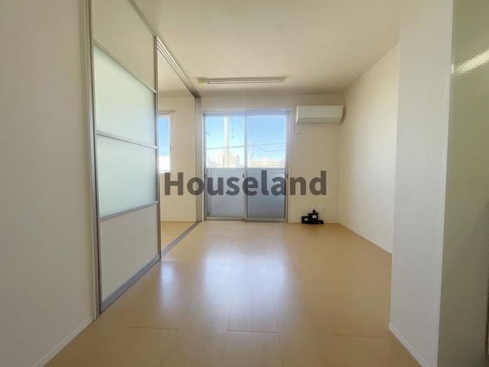 ウィット紀三井寺の居間・リビング