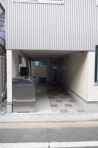 アンベリール北赤羽のエントランス