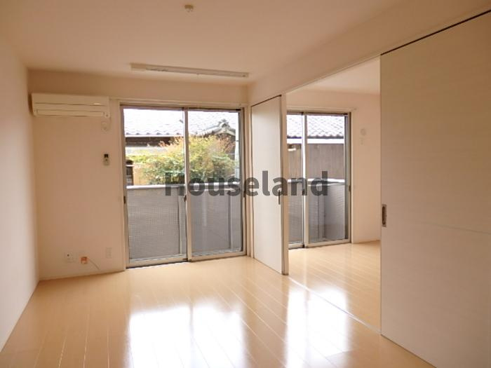 パルテール小雑賀の洋室